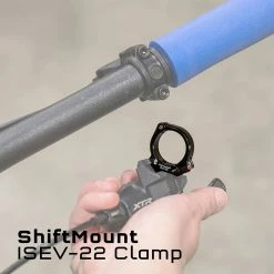 Wolf Tooth Components ShiftMount Schelle 22,2mm Für Schalthebelmontage Shimano 10 Wolf Tooth Components ShiftMount Schelle 22,2mm Für Schalthebelmontage Shimano -REIFEN E-Bike Reifen Importe Magasin WolfTooth ShiftMountISEV22 3 2000x